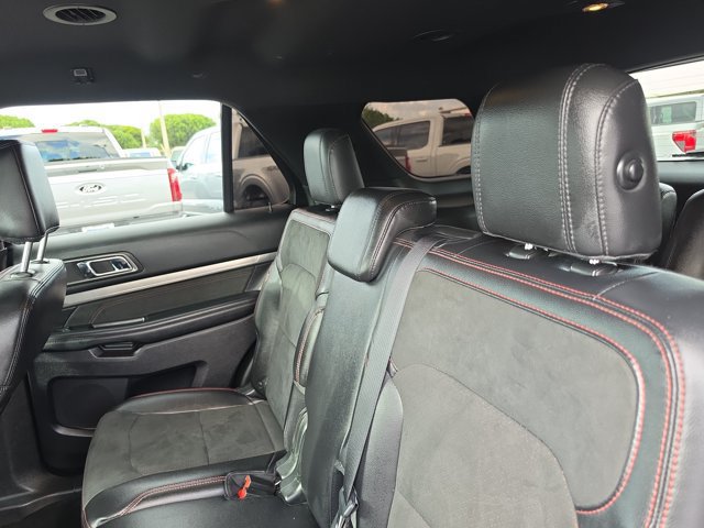 Certified 2019 Ford Explorer XLT w/ Equipment Group 202A FWD image 15