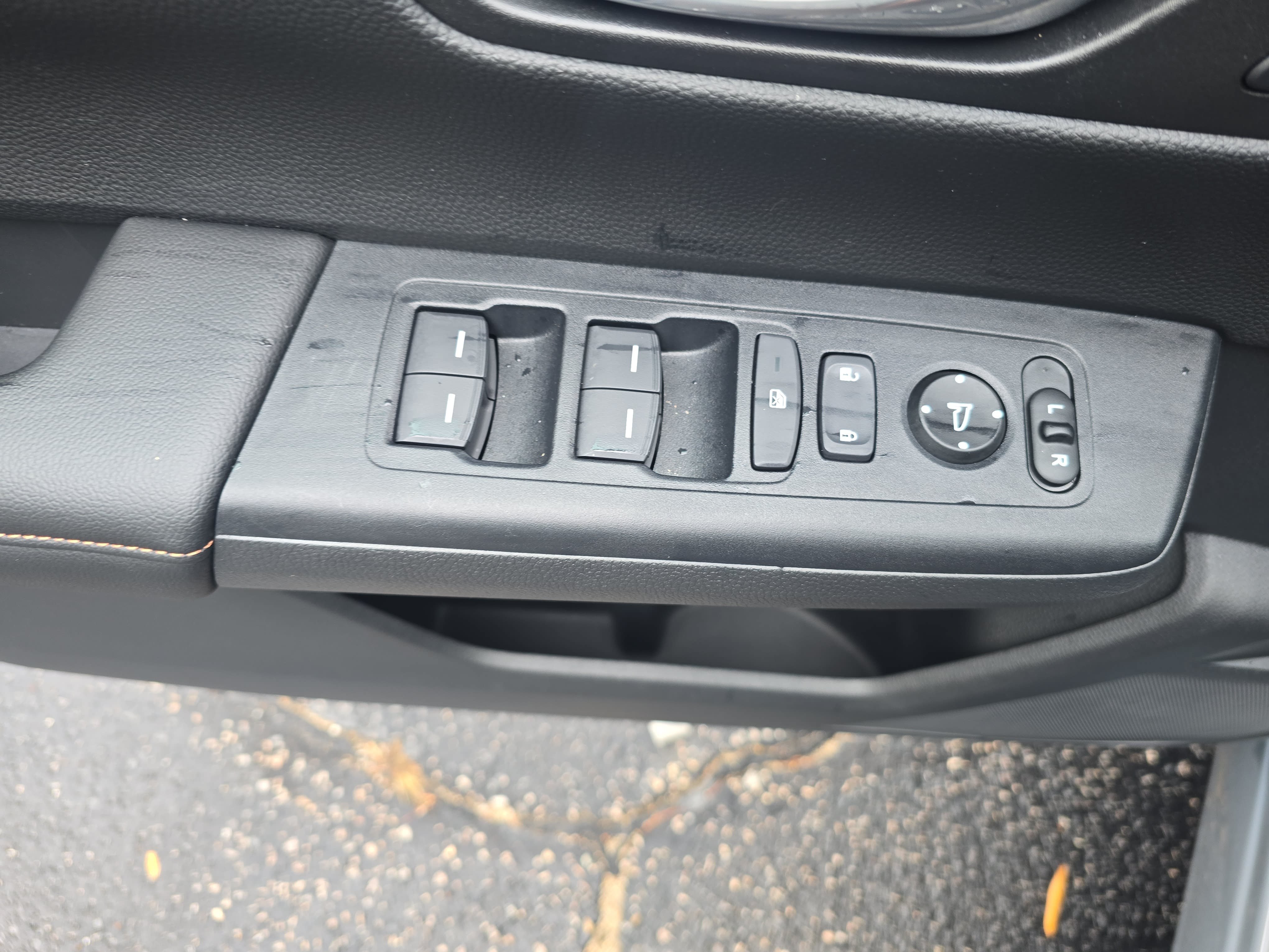 Used 2025 Honda CR-V Sport-L image 28