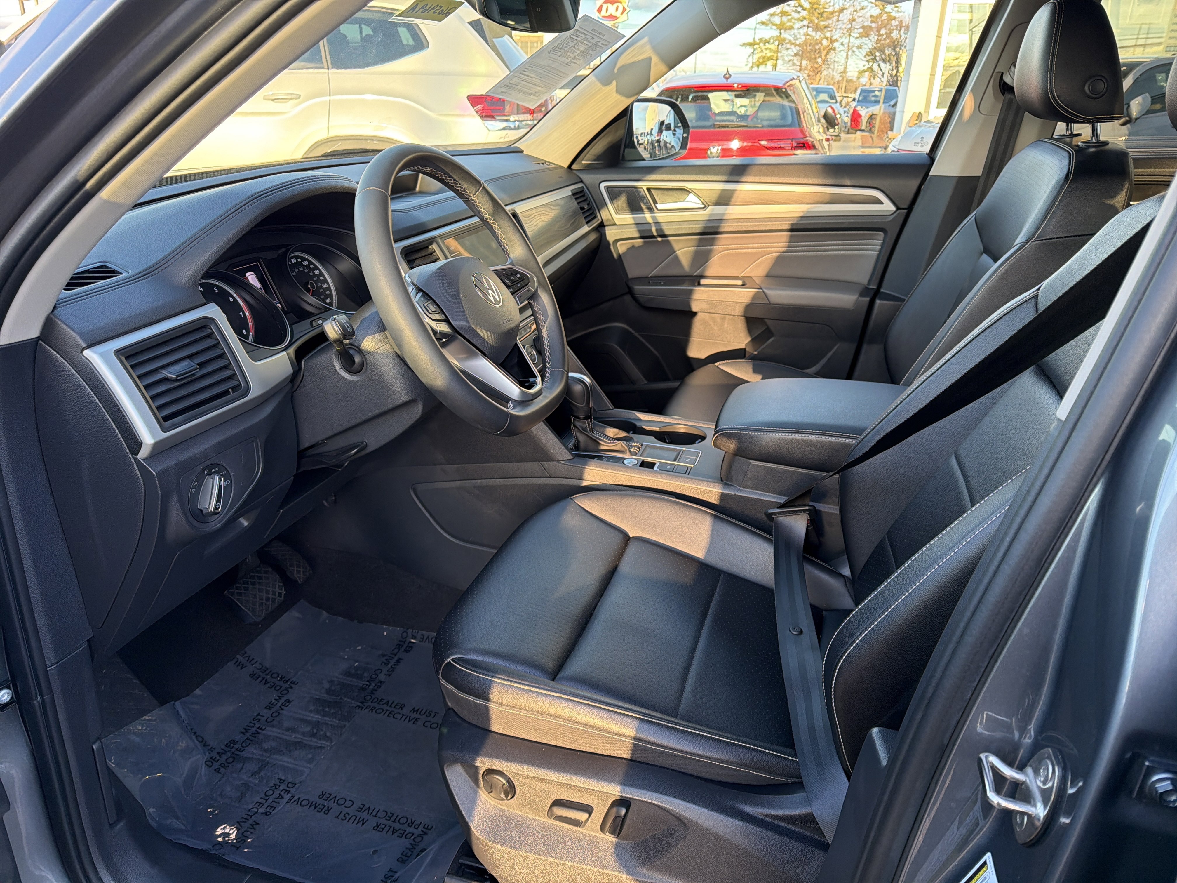 Used 2021 Volkswagen Atlas SE image 13