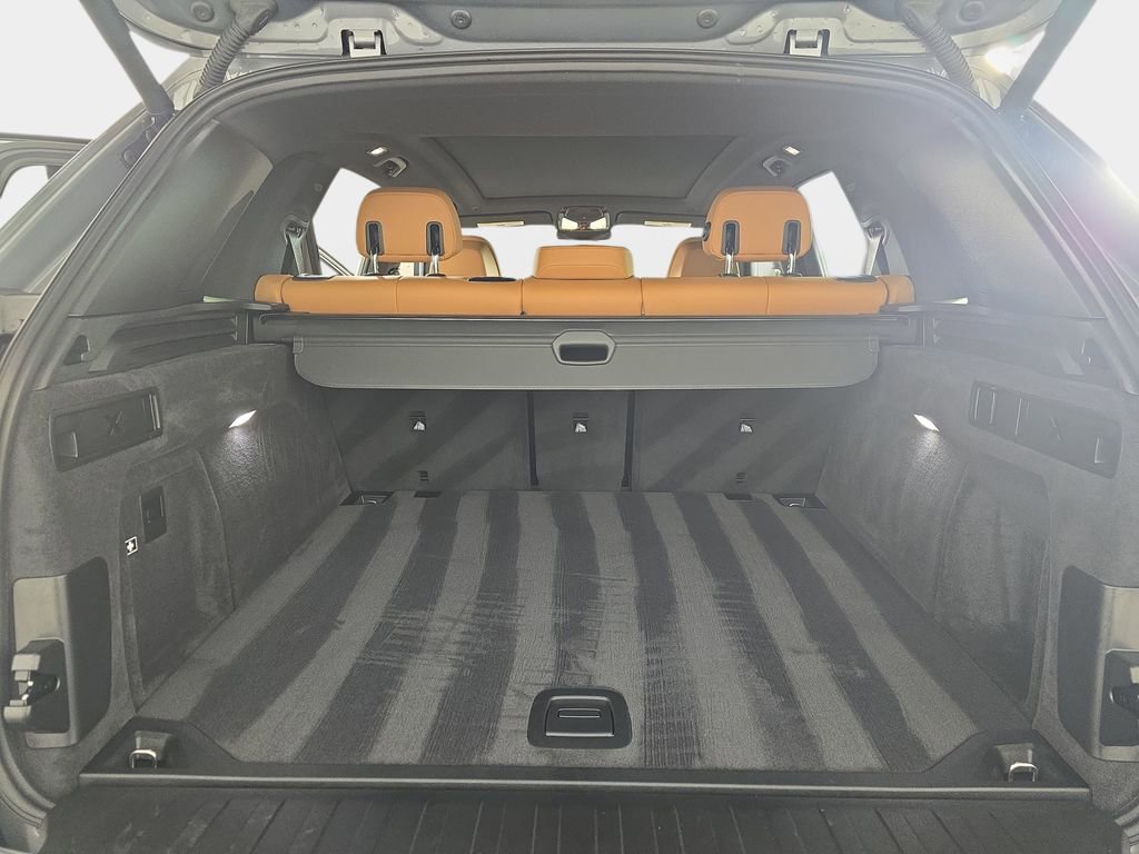 Used 2026 BMW X5 xDrive40i w/ Climate Comfort Package image 13