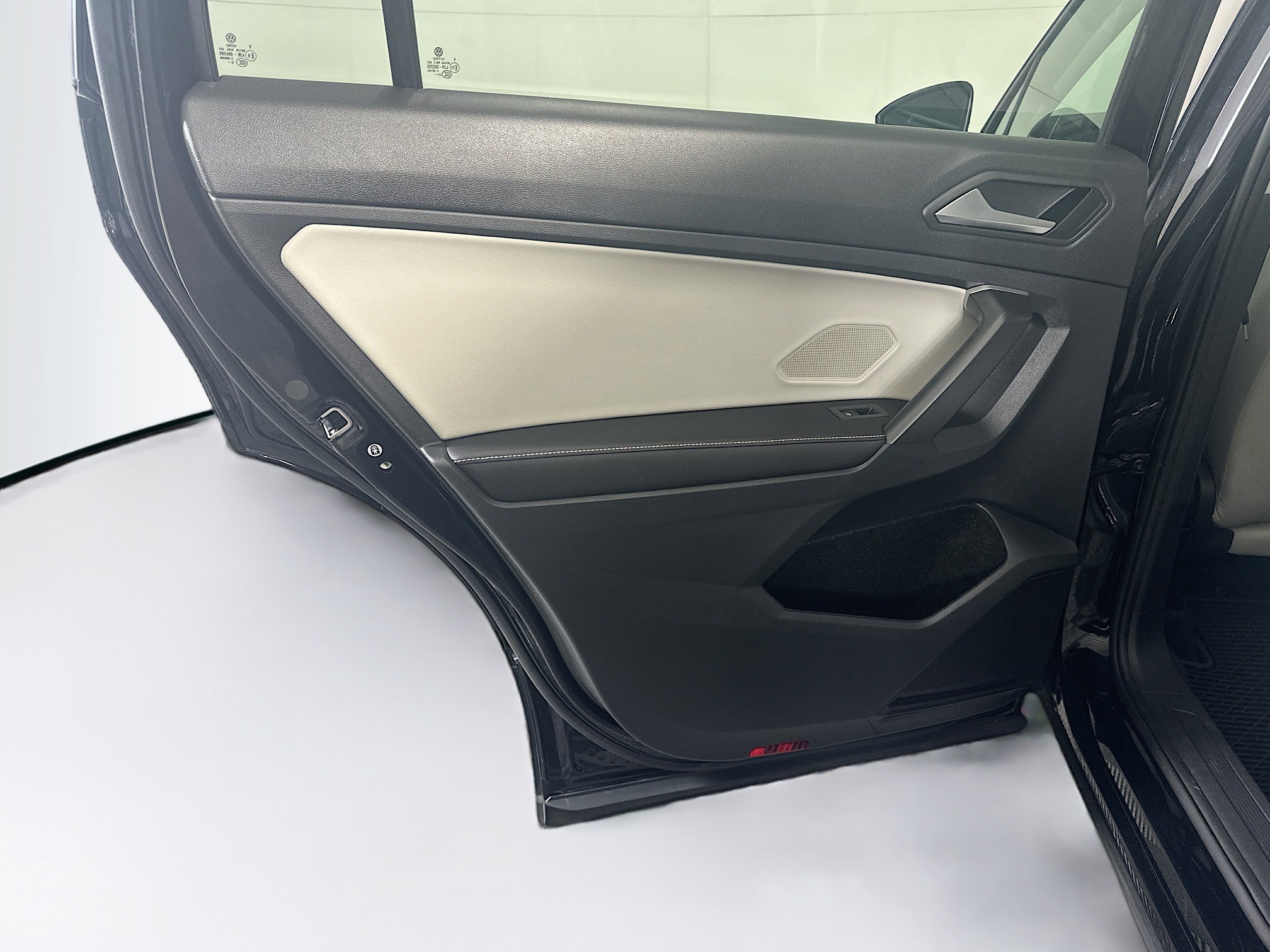 Used 2024 Volkswagen Tiguan S image 27