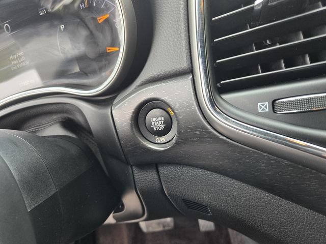 Used 2018 Jeep Grand Cherokee Altitude AWD/4WD image 20