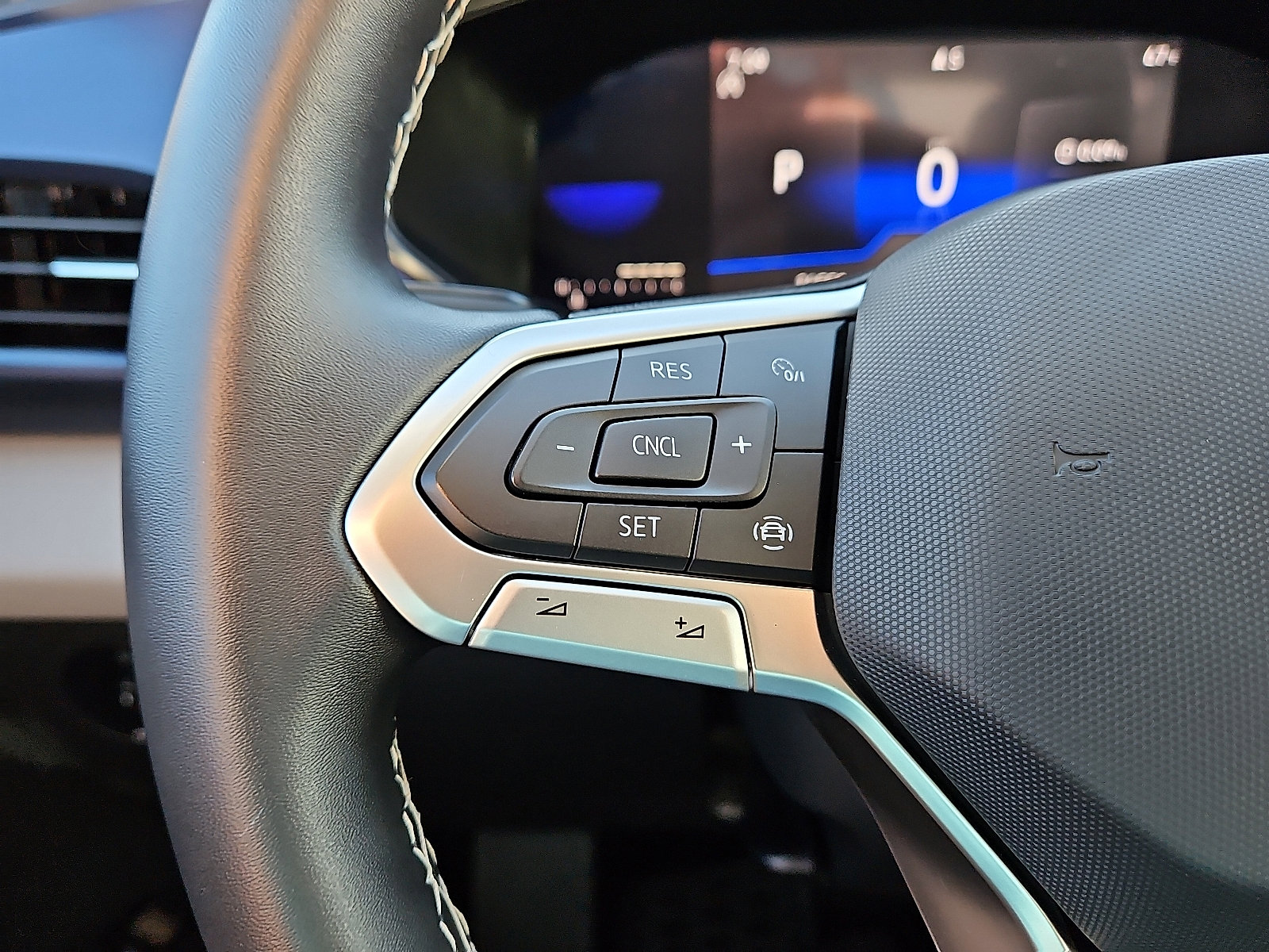 Certified 2022 Volkswagen Taos SE image 16