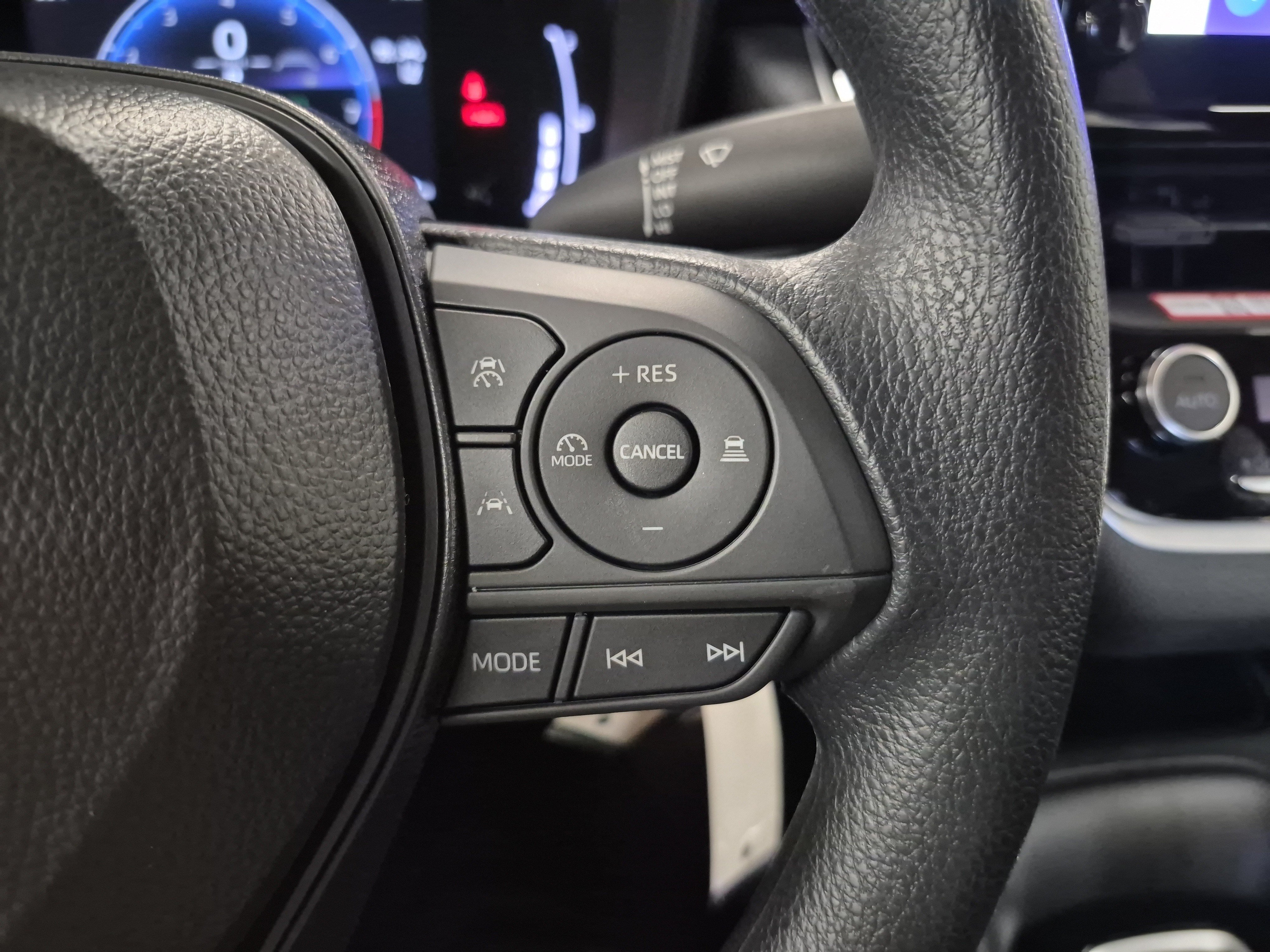 Used 2026 Toyota Corolla LE FWD image 23