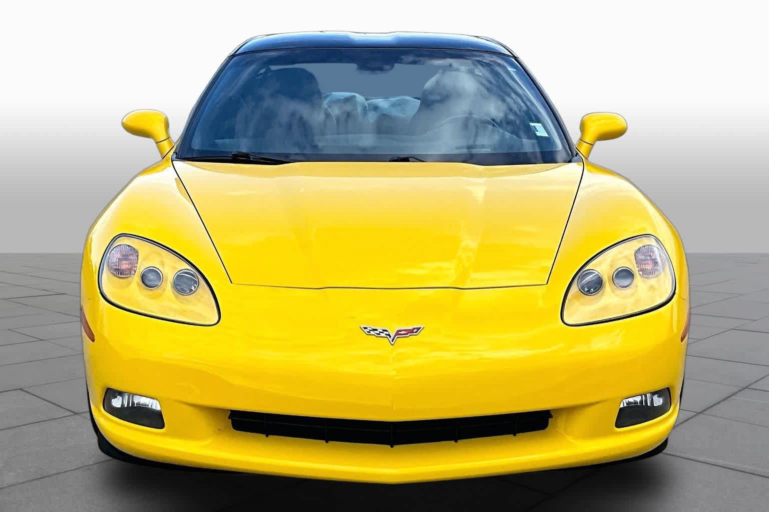 Used 2007 Chevrolet Corvette Coupe w/ Preferred Equipment Group RWD image 3