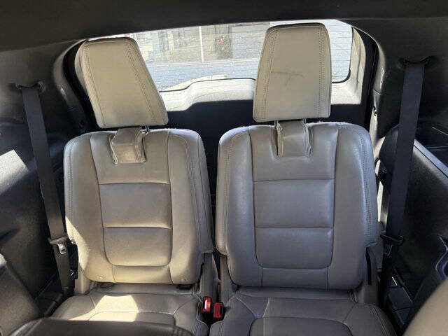 Used 2012 Ford Explorer XLT AWD/4WD image 11