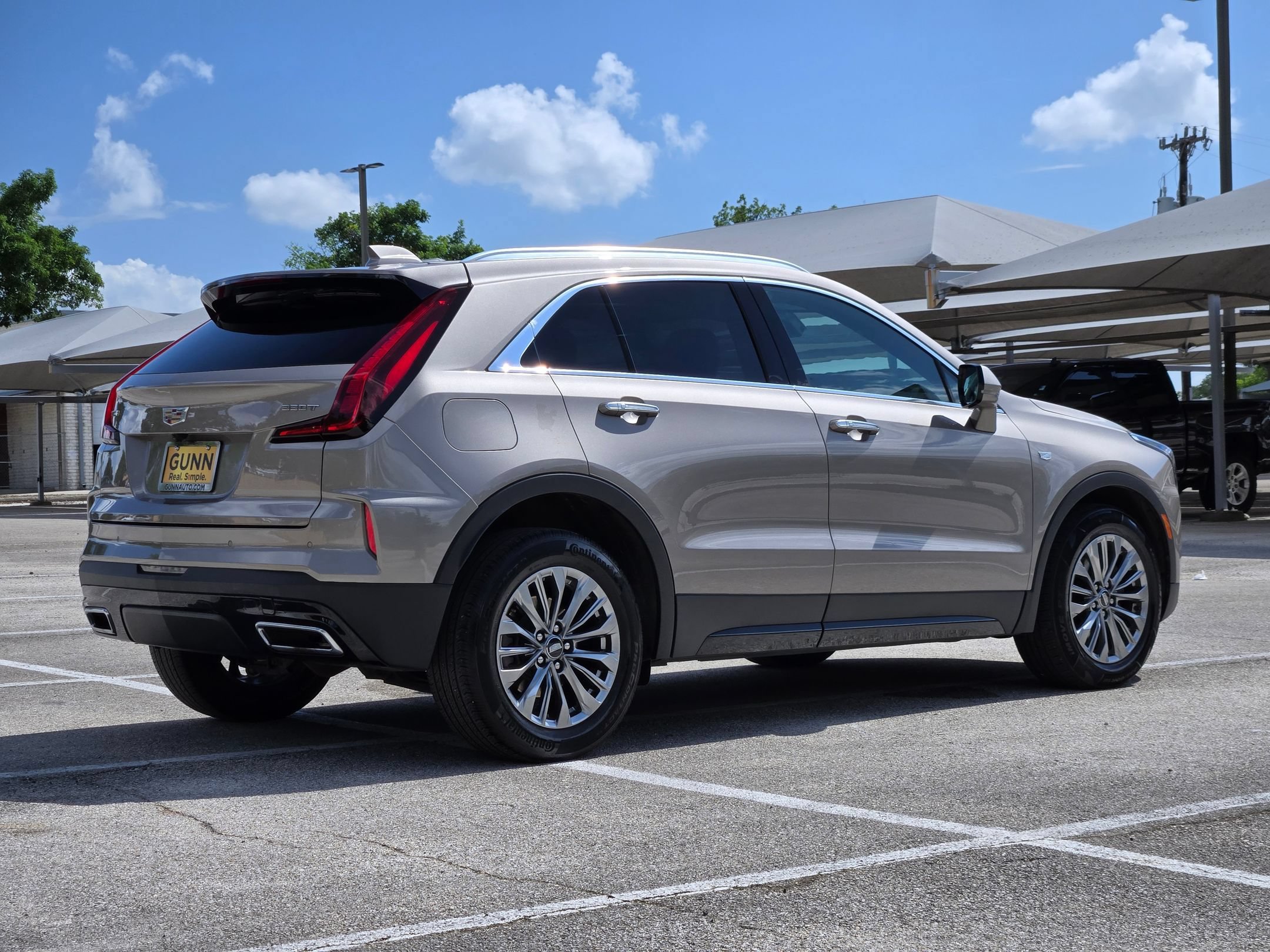 Used 2024 Cadillac XT4 Premium Luxury FWD image 4