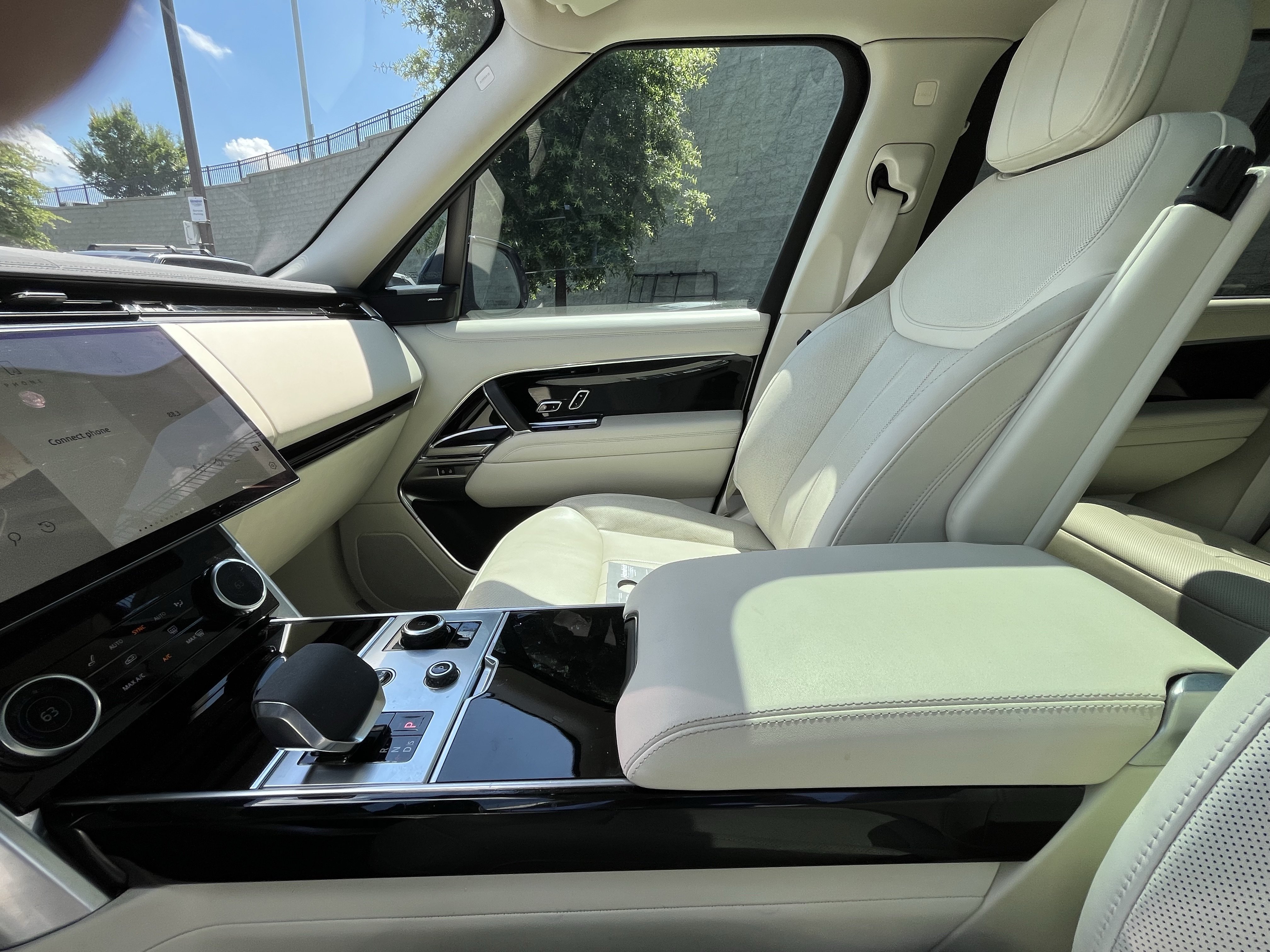 Used 2023 Land Rover Range Rover SE AWD/4WD image 27