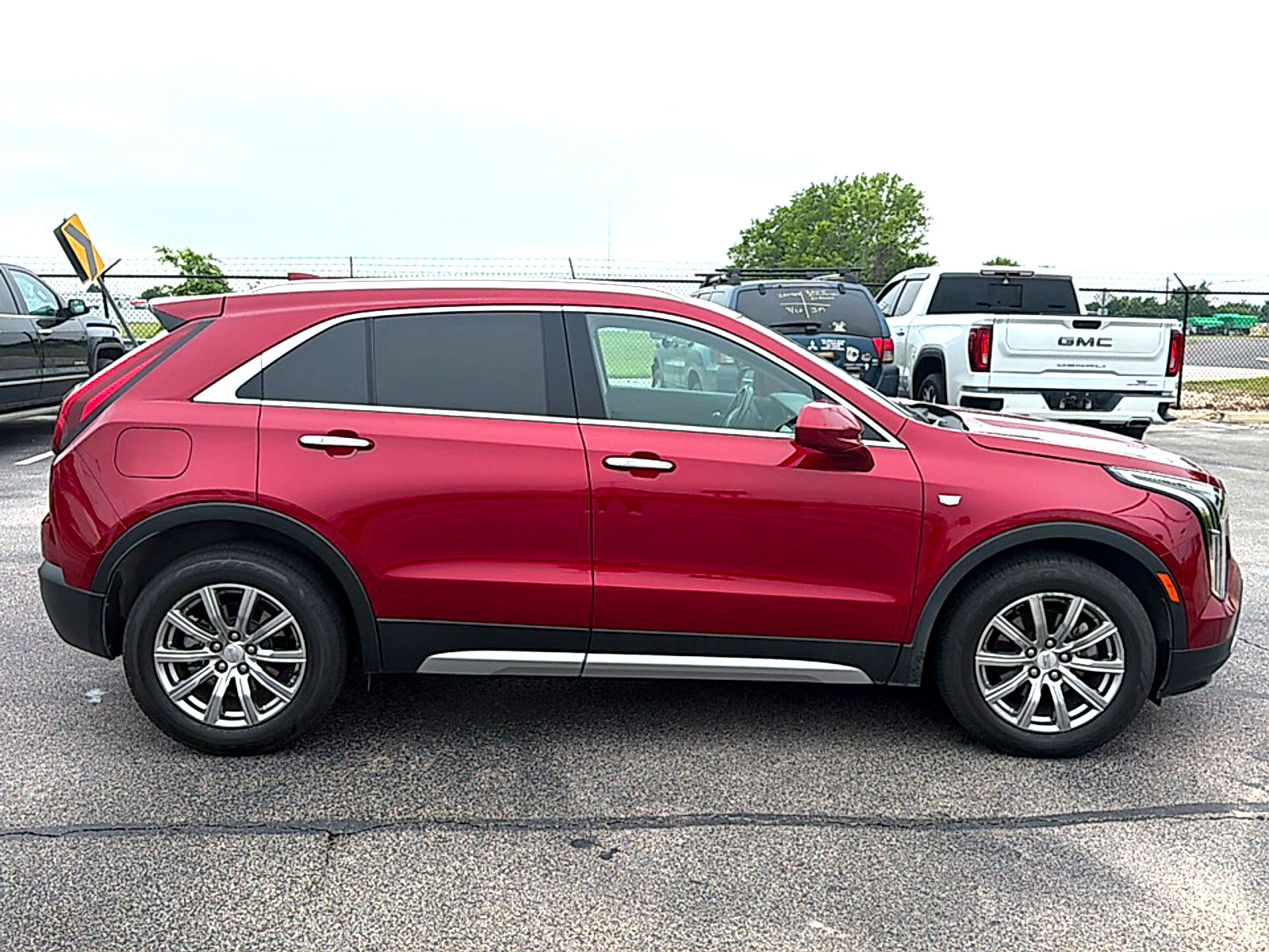 Used 2019 Cadillac XT4 Premium Luxury w/ Driver Awareness Package FWD image 5