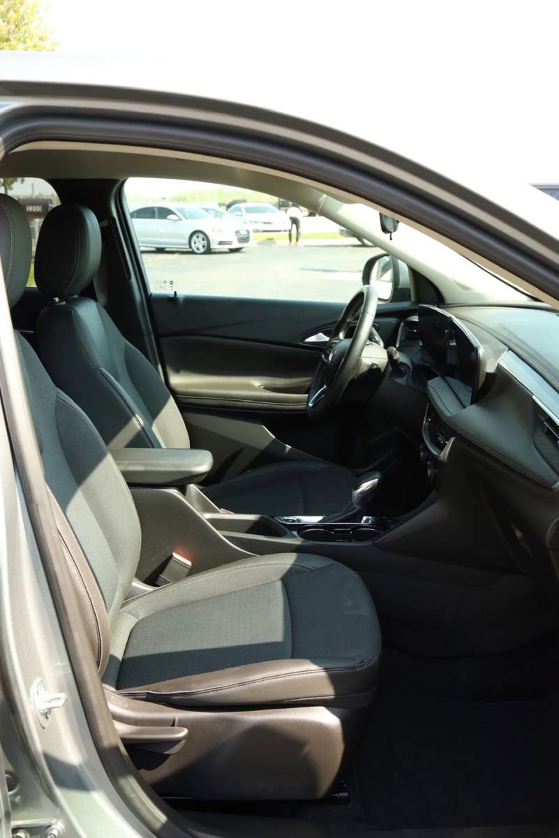 Used 2025 Buick Encore GX Preferred FWD image 49