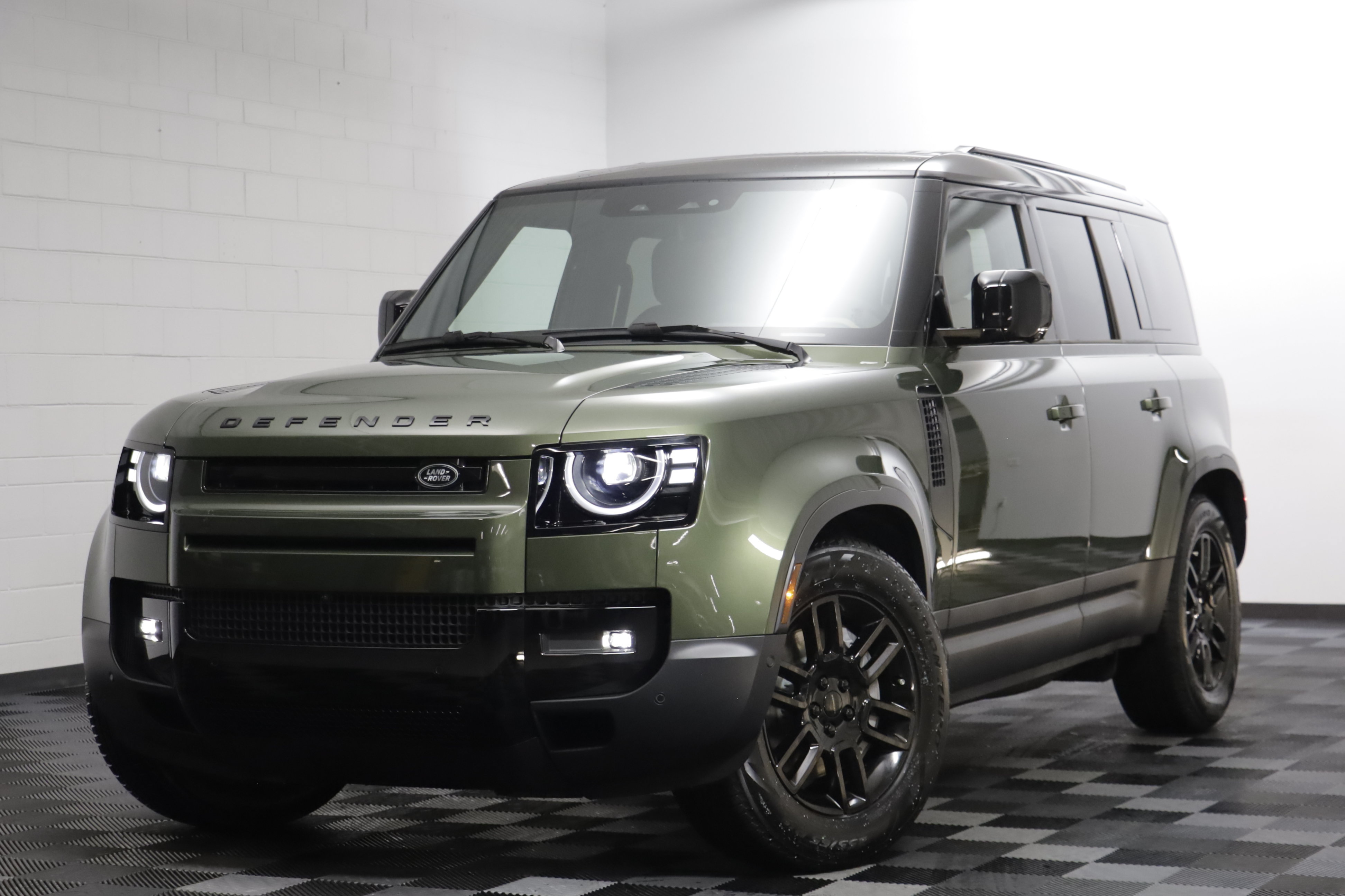 New 2026 Land Rover Defender 110 S AWD/4WD image 1