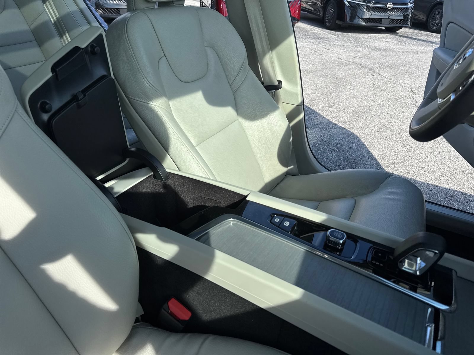 Used 2024 Volvo S60 B5 Plus w/ Protection Package Premier AWD/4WD image 45