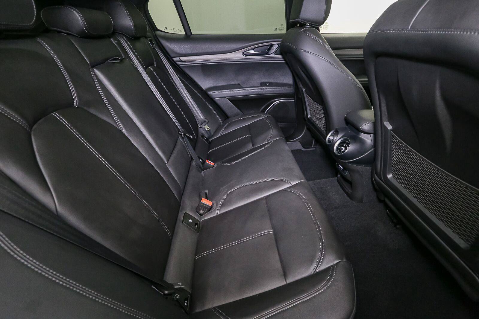 Used 2023 Alfa Romeo Stelvio Ti AWD/4WD image 24