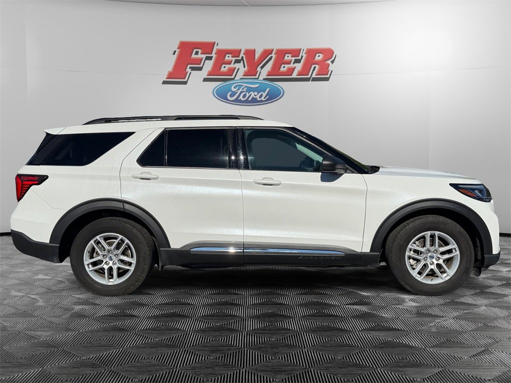 Used 2025 Ford Explorer Active w/ Active Comfort Package image 6