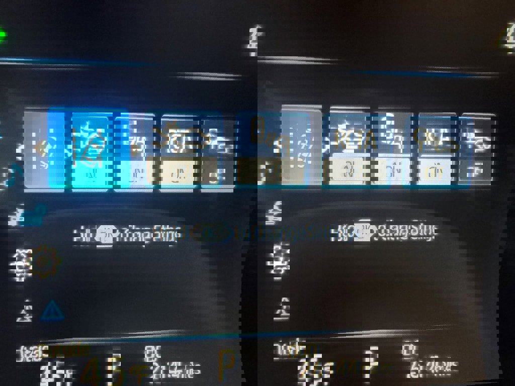 Used 2025 Toyota Sienna LE w/ LE Plus Package image 22