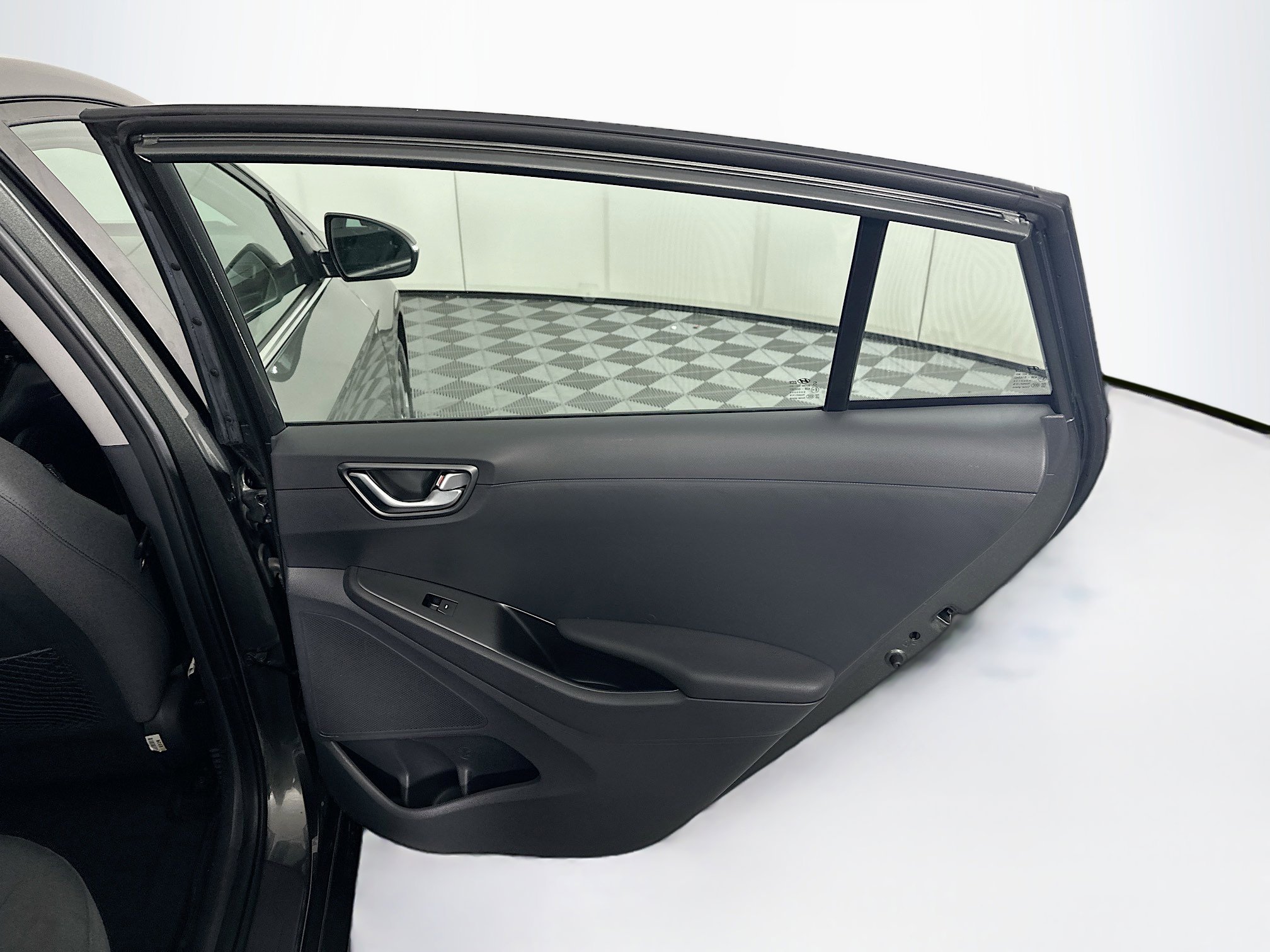 Used 2021 Hyundai Ioniq SEL FWD image 27