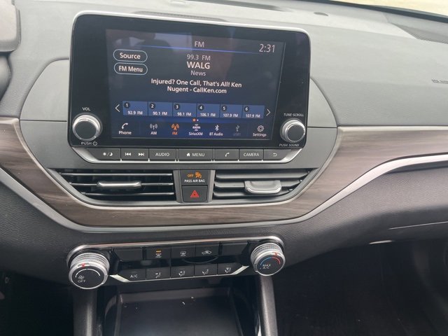 Used 2024 Nissan Altima 2.5 SV image 16