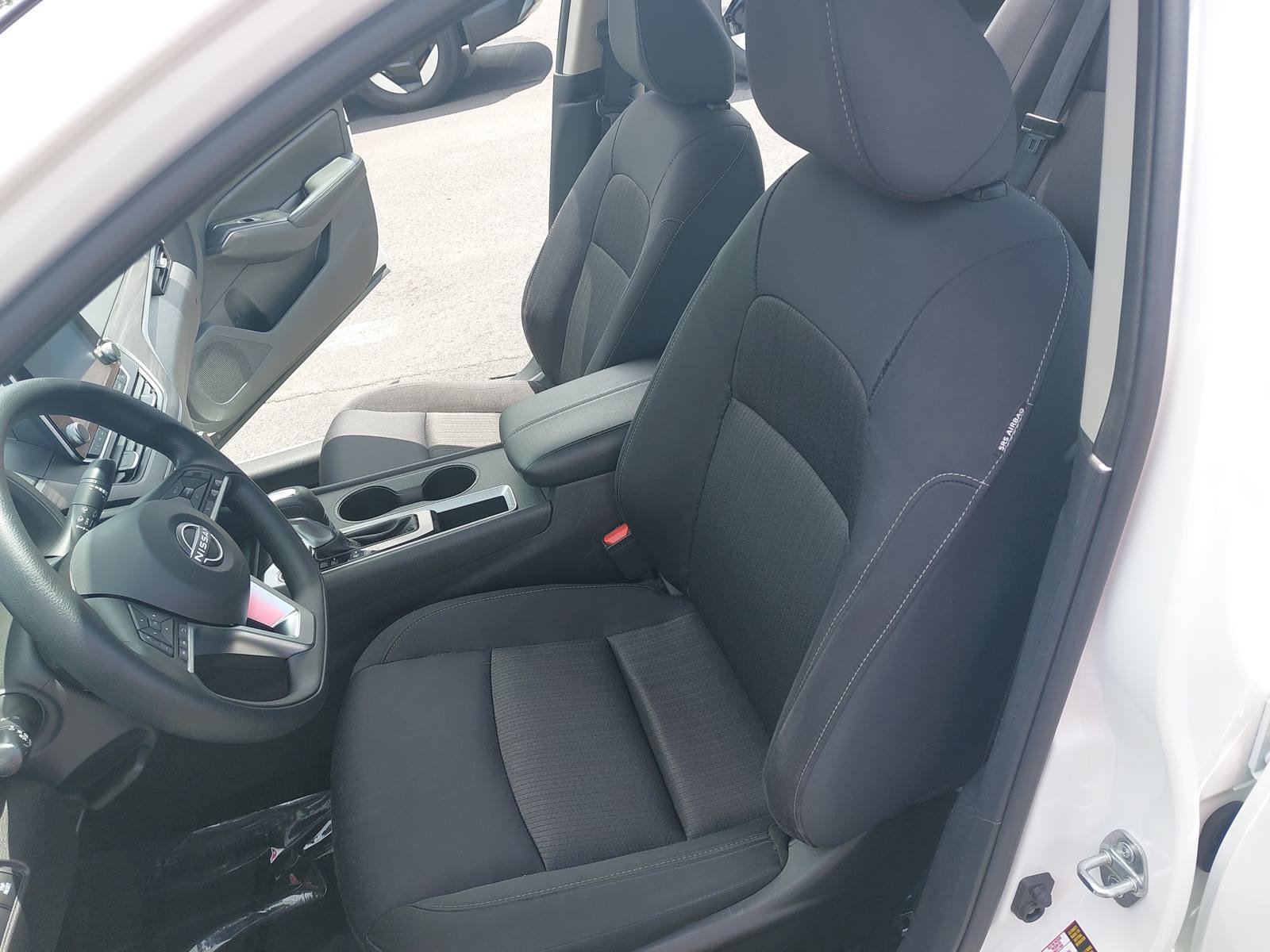 Used 2025 Nissan Altima 2.5 SV FWD image 15