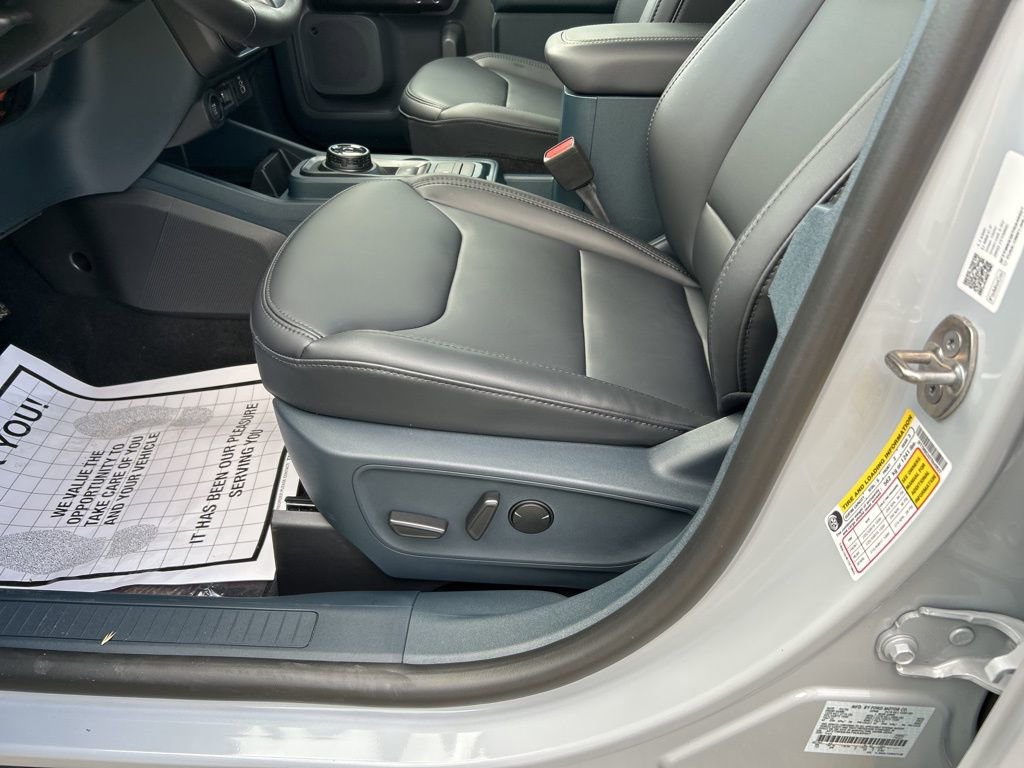 New 2026 Ford Maverick Lariat w/ Black Appearance Package image 21