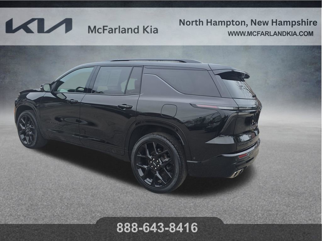 Used 2025 Chevrolet Traverse RS image 4