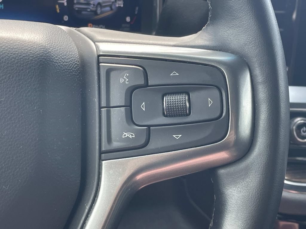 Used 2024 Chevrolet Silverado 1500 LT AWD/4WD image 25