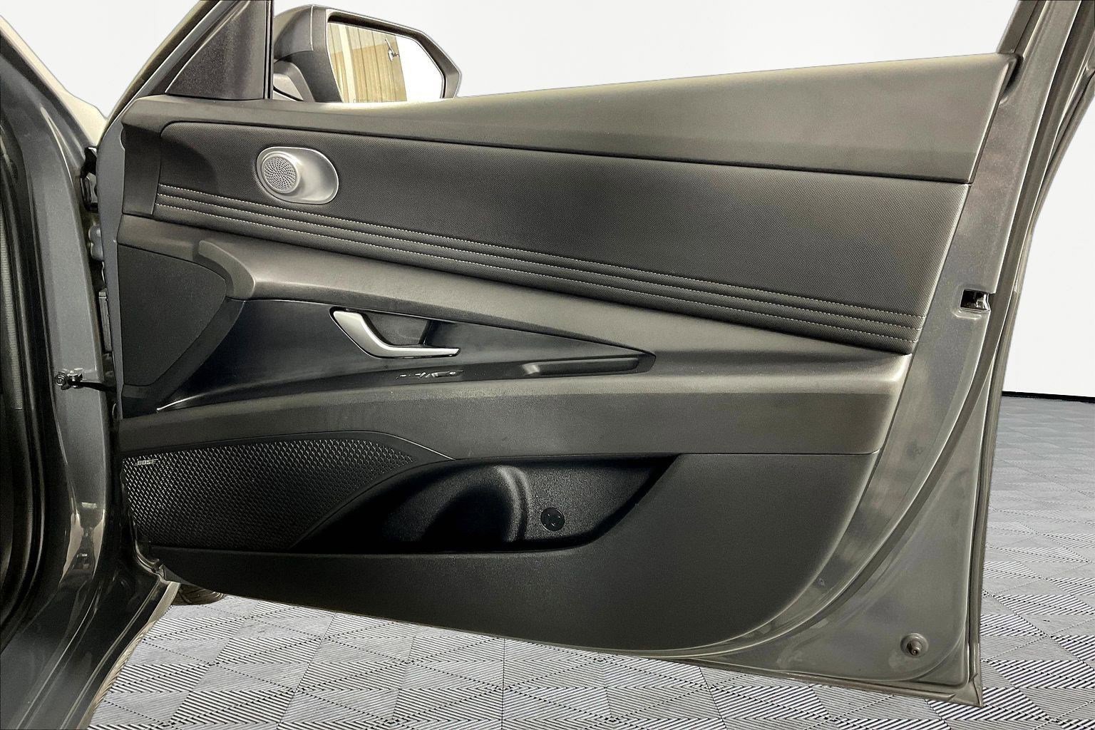 Used 2024 Hyundai Elantra Limited FWD image 27