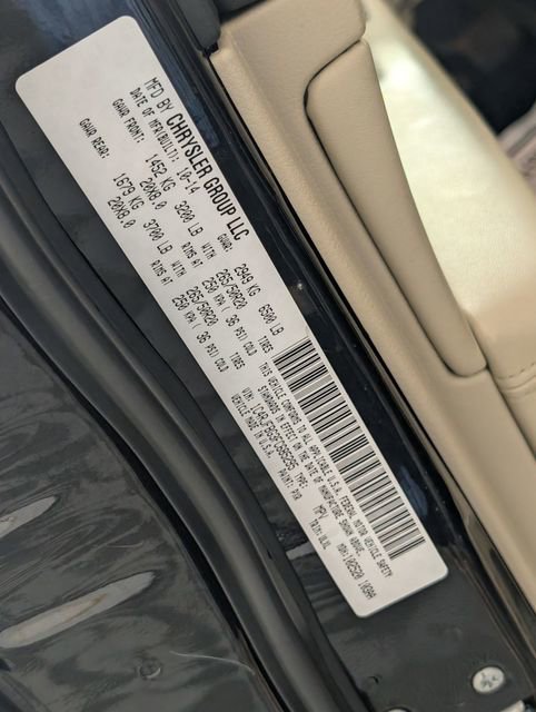 Used 2015 Jeep Grand Cherokee Limited w/ Trailer Tow Group IV image 40