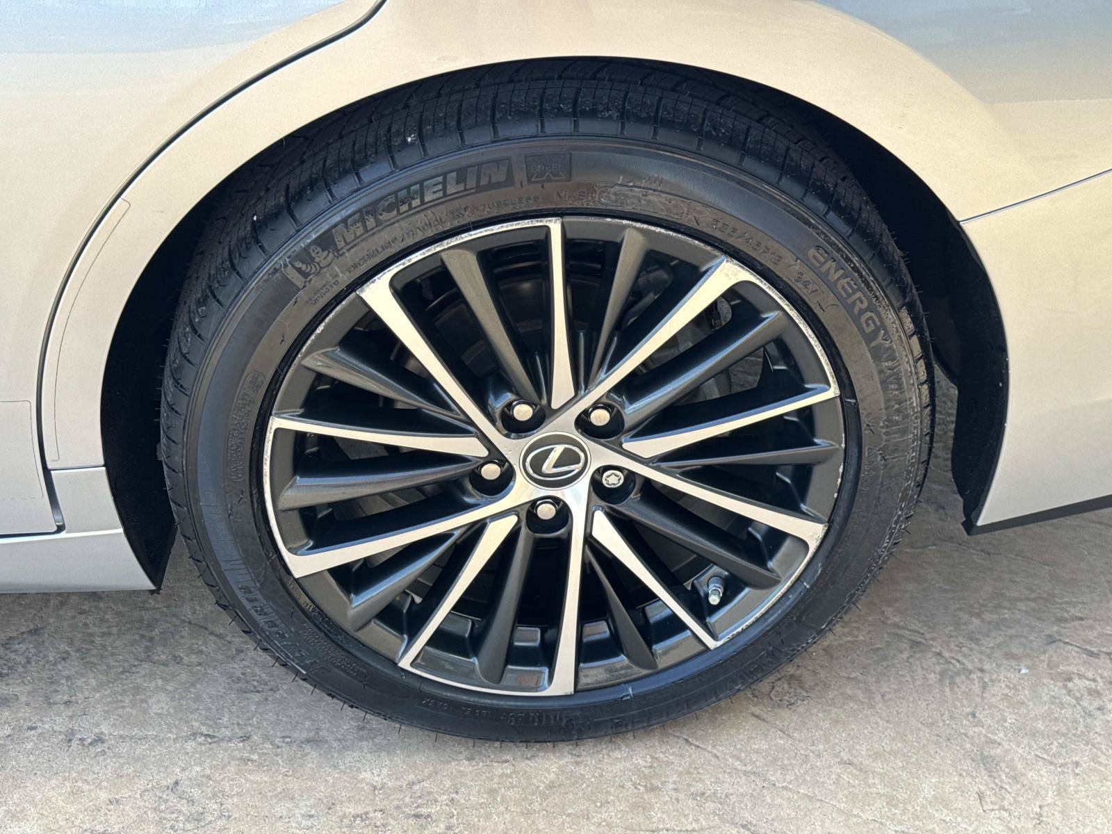 Used 2024 Lexus ES 350 w/ Premium Package FWD image 22