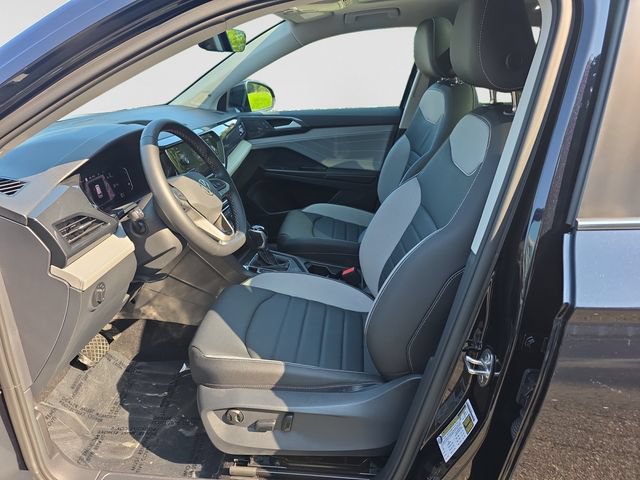 Certified 2024 Volkswagen Taos SEL AWD/4WD image 11