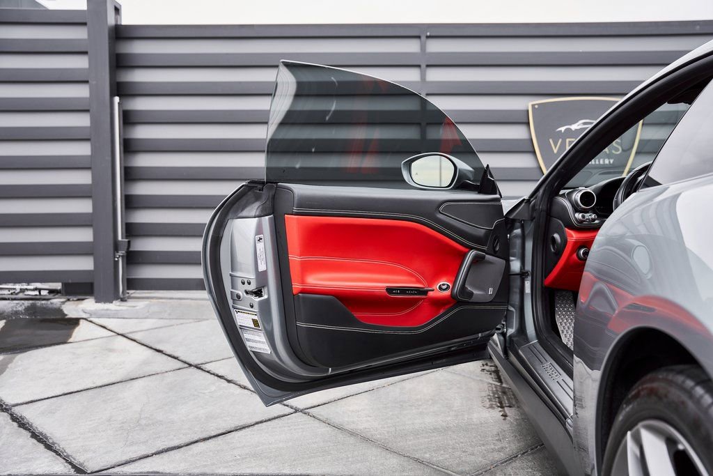 Used 2020 Ferrari GTC4Lusso T RWD image 31