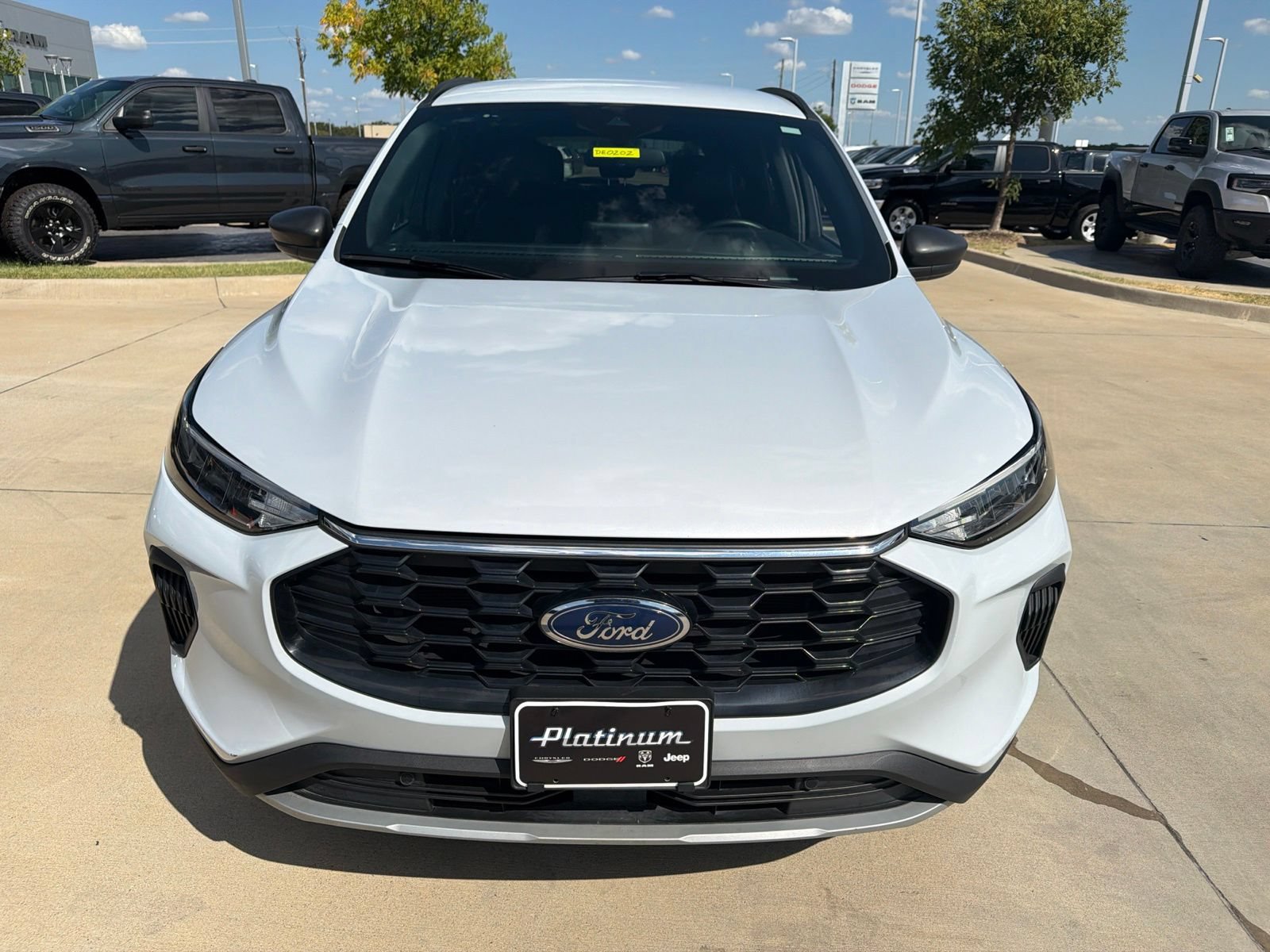 Used 2025 Ford Escape ST-Line FWD image 8
