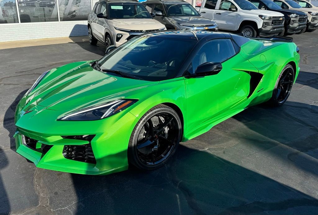 New 2026 Chevrolet Corvette E-Ray image 2