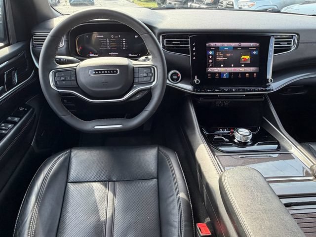 Used 2023 Jeep Wagoneer 4WD image 15