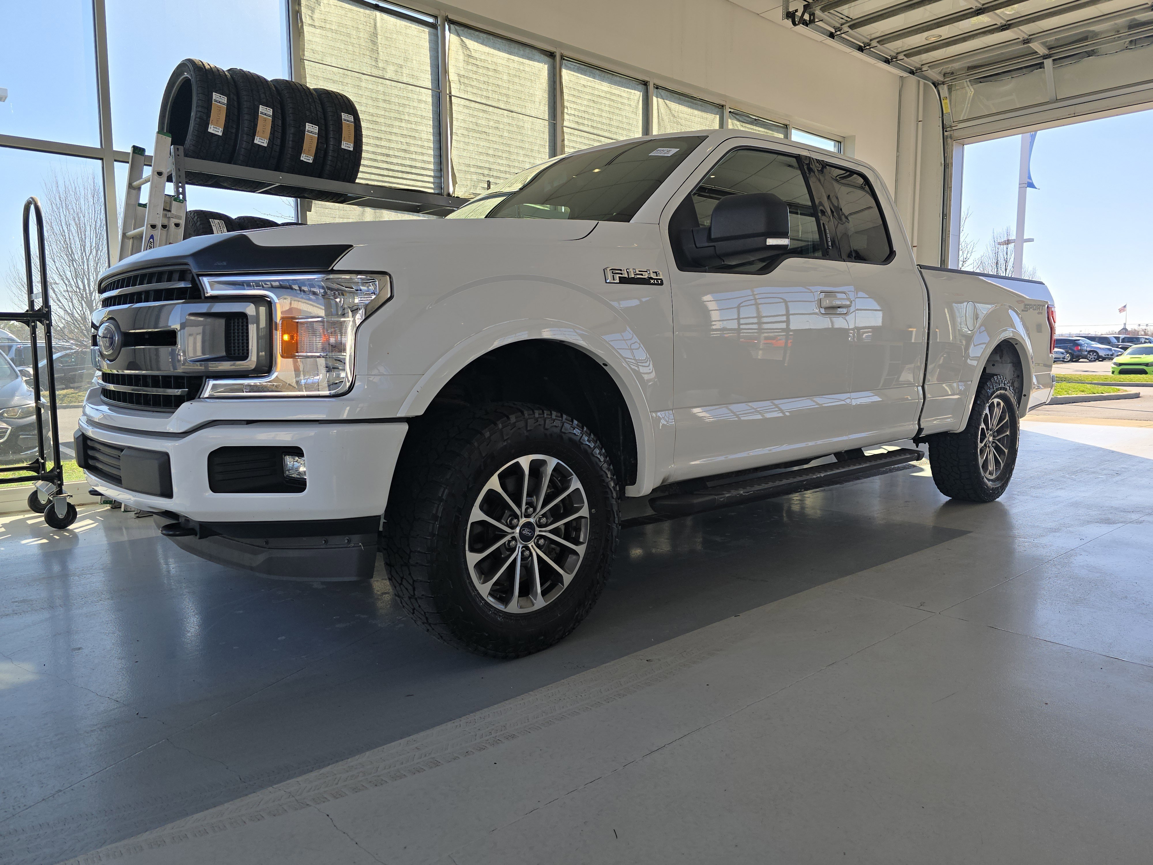Used 2018 Ford F150 XLT w/ Equipment Group 302A Luxury image 4