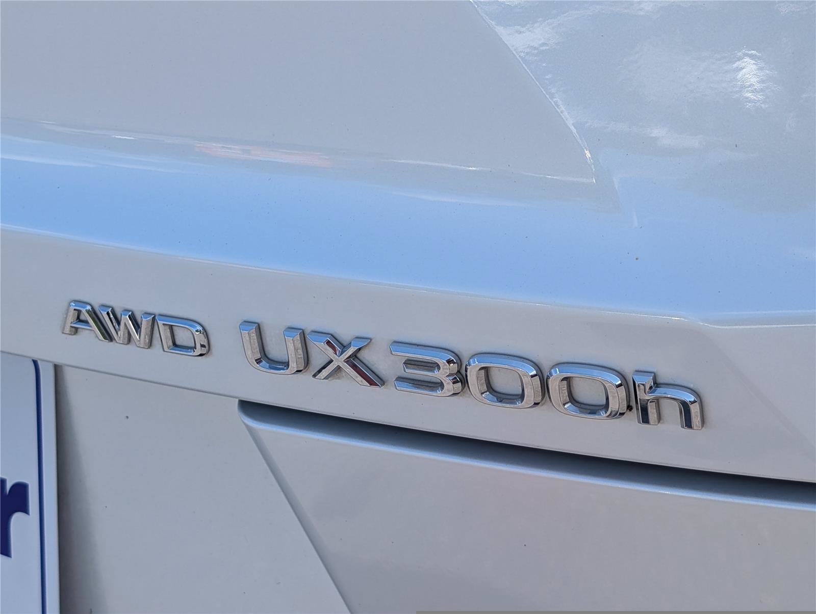 Certified 2025 Lexus UX 300h AWD w/ Accessory Package (Z1) image 9