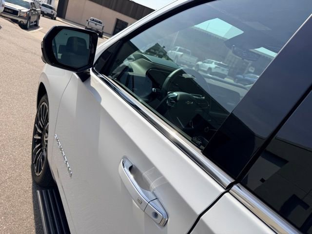 Used 2025 Chevrolet Suburban High Country image 15