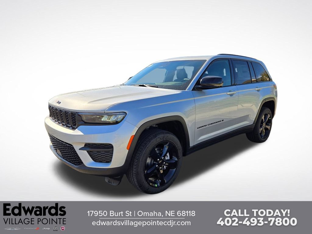 New 2025 Jeep Grand Cherokee Altitude AWD/4WD image 8