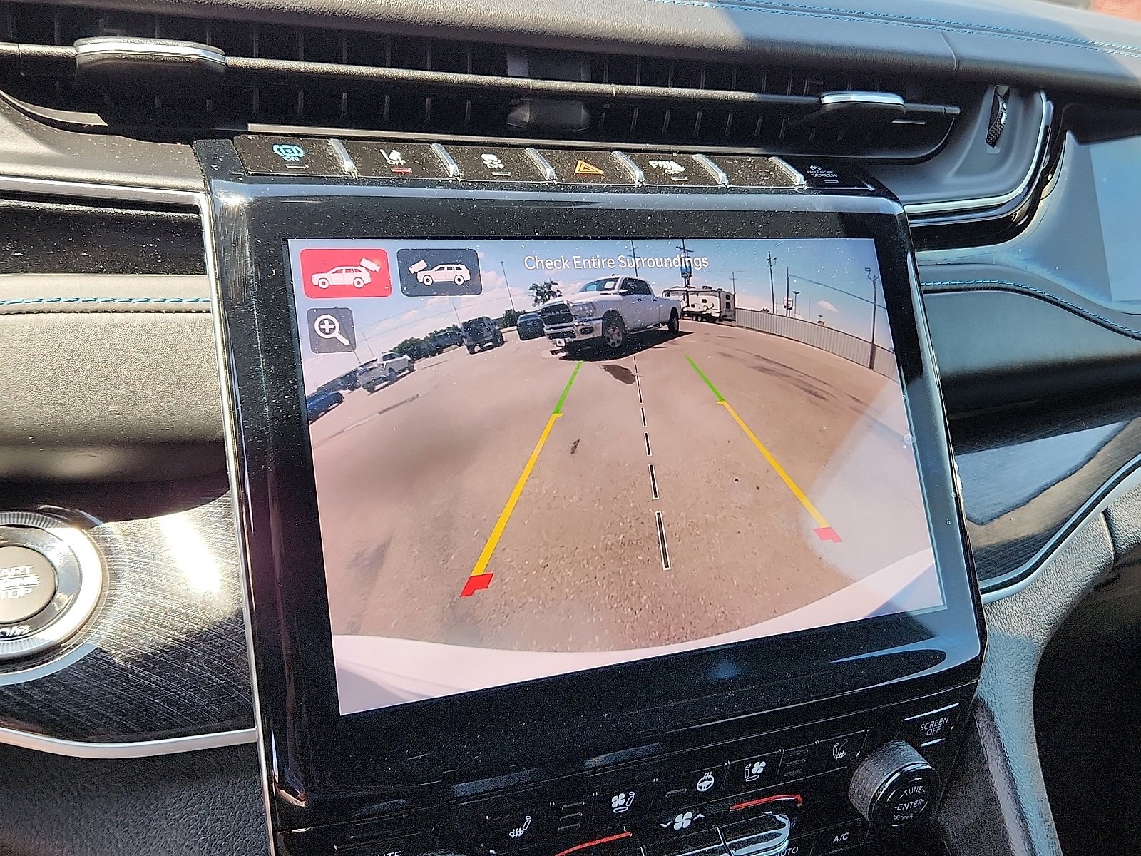 Used 2022 Jeep Grand Cherokee Trailhawk image 14