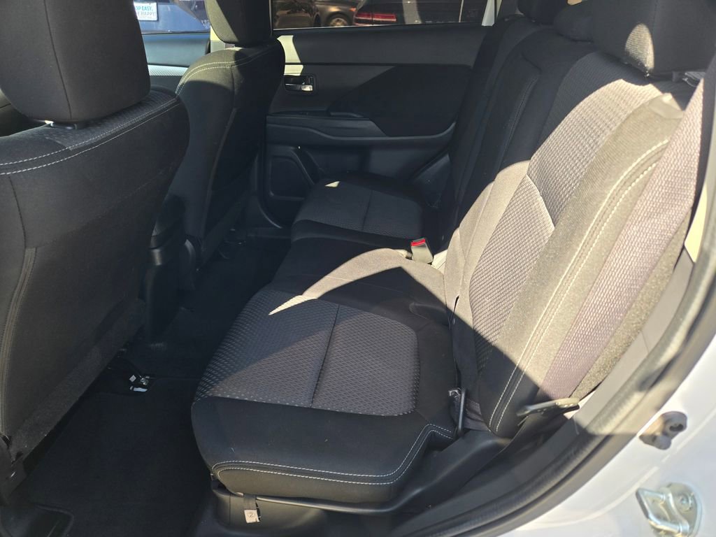 Used 2018 Mitsubishi Outlander SE FWD image 24