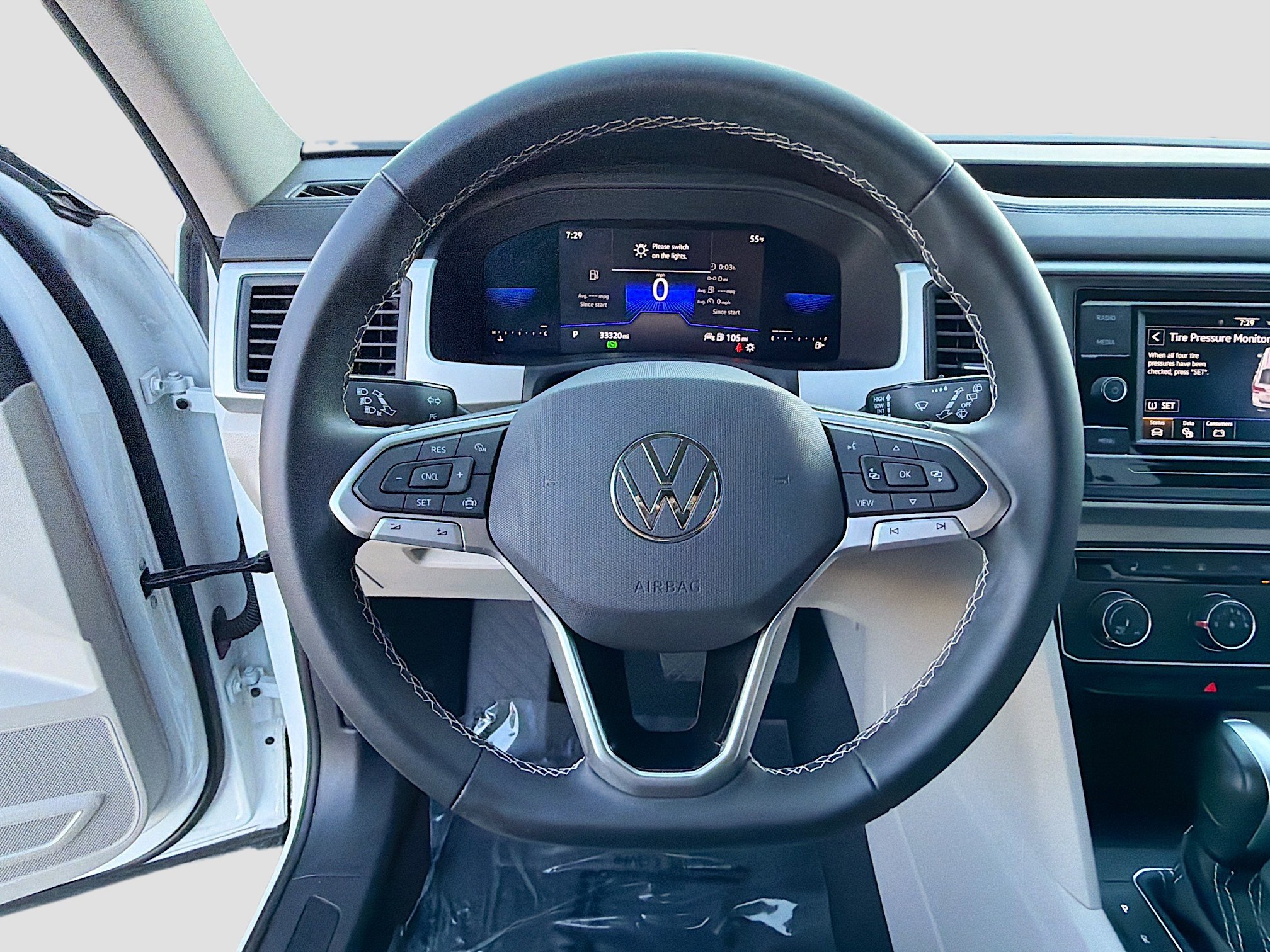 Used 2023 Volkswagen Atlas SE image 38