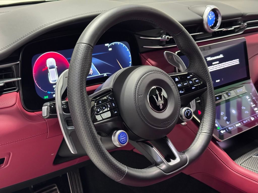 Used 2024 Maserati Grecale Trofeo image 14