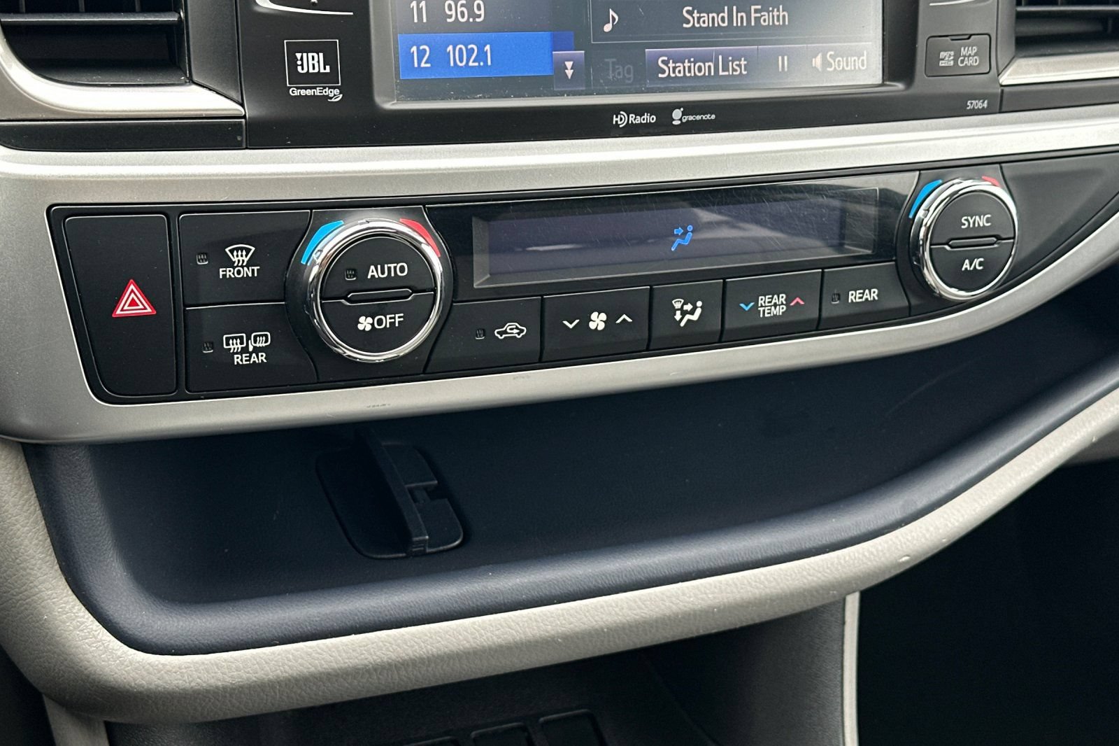 Used 2015 Toyota Highlander Limited FWD image 20