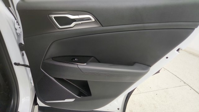 Used 2025 Kia Sportage EX FWD image 43