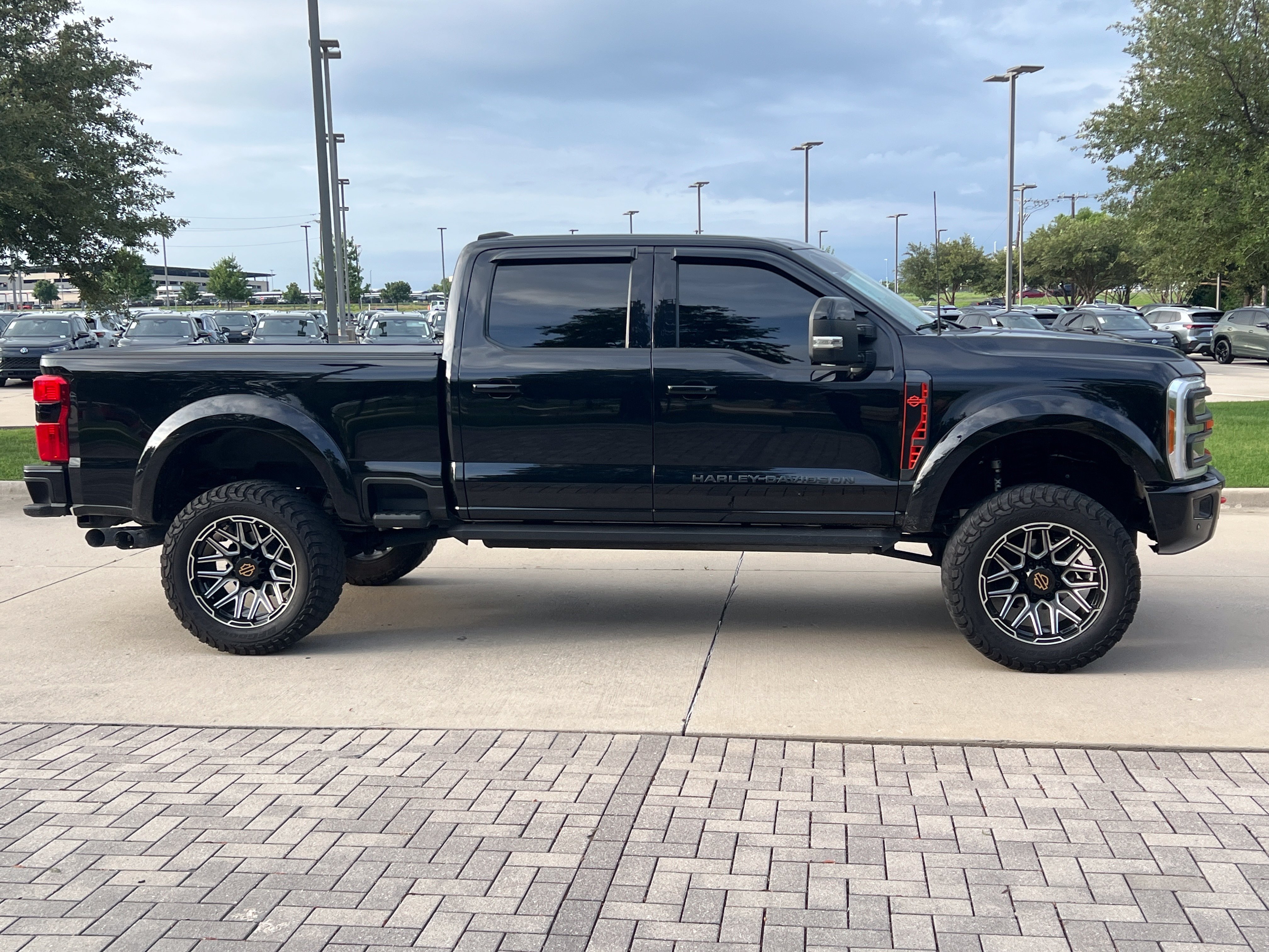 Used 2023 Ford F250 Lariat w/ Lariat Ultimate Package AWD/4WD image 11