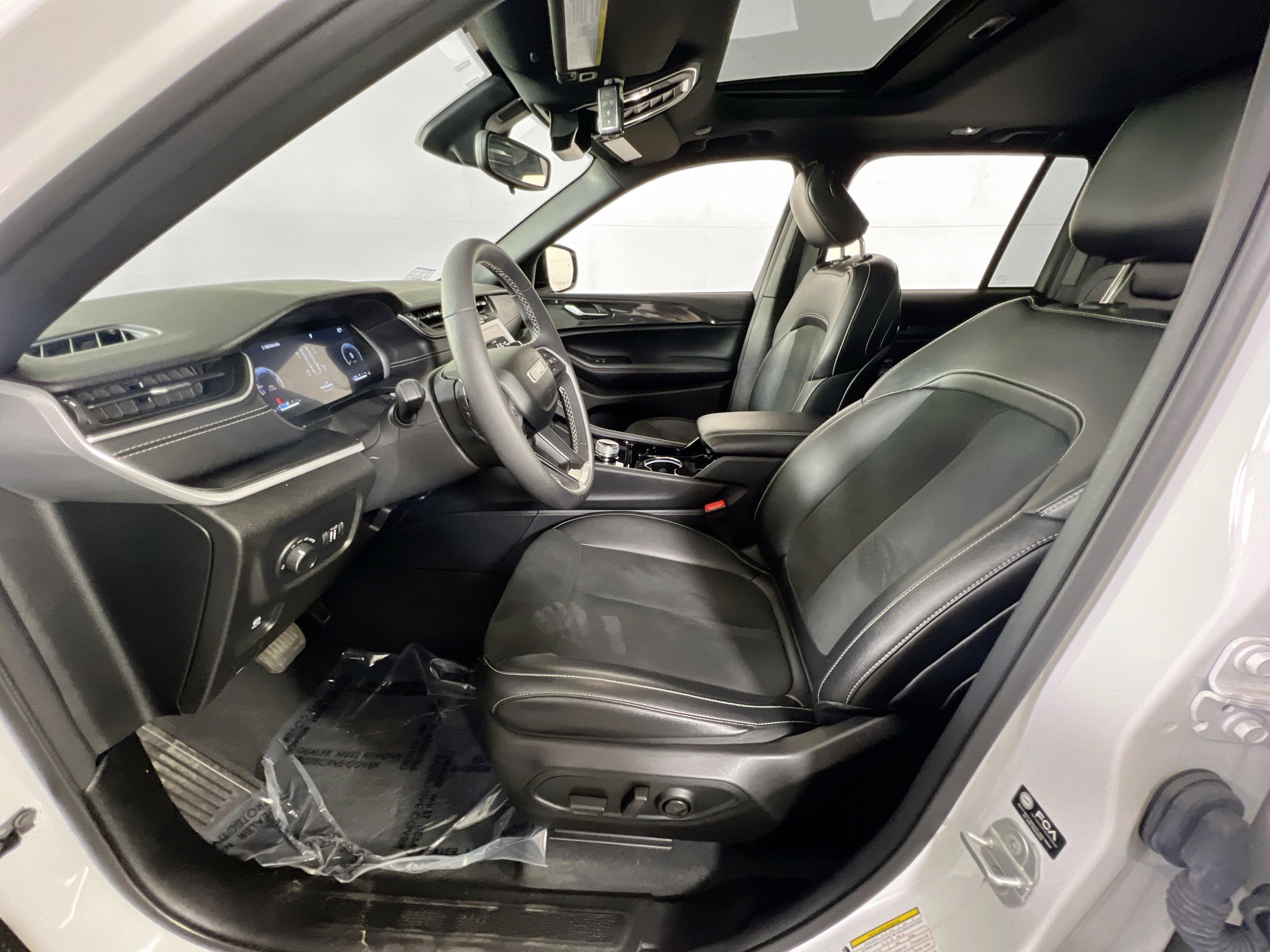 Used 2023 Jeep Grand Cherokee Altitude image 20