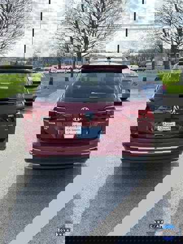 Used 2021 Volkswagen Tiguan SE w/ Panoramic Sunroof Package image 5