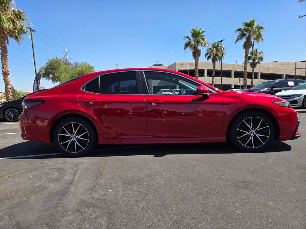 Used 2024 Toyota Camry SE FWD image 7
