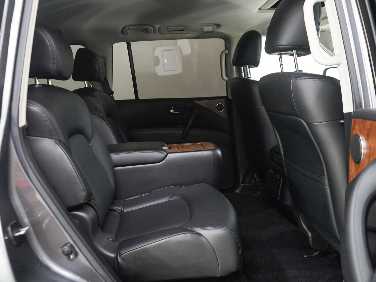 Used 2021 Nissan Armada SL w/ Captain's Chairs Package AWD/4WD image 12
