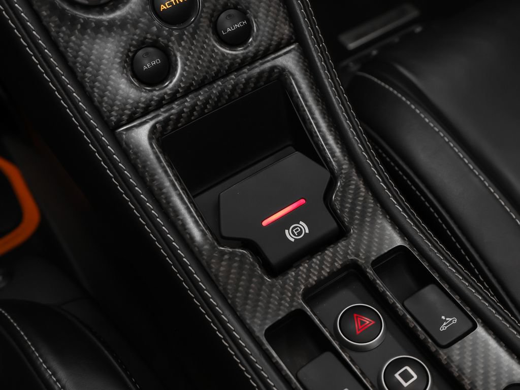 Used 2016 McLaren 675LT Spider RWD image 62