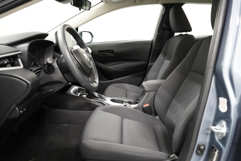 Used 2025 Toyota Corolla LE FWD image 12